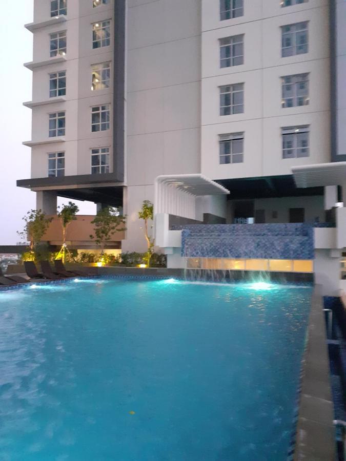 Bess Mansion Apartment, 16Th Floor Surabaya Esterno foto