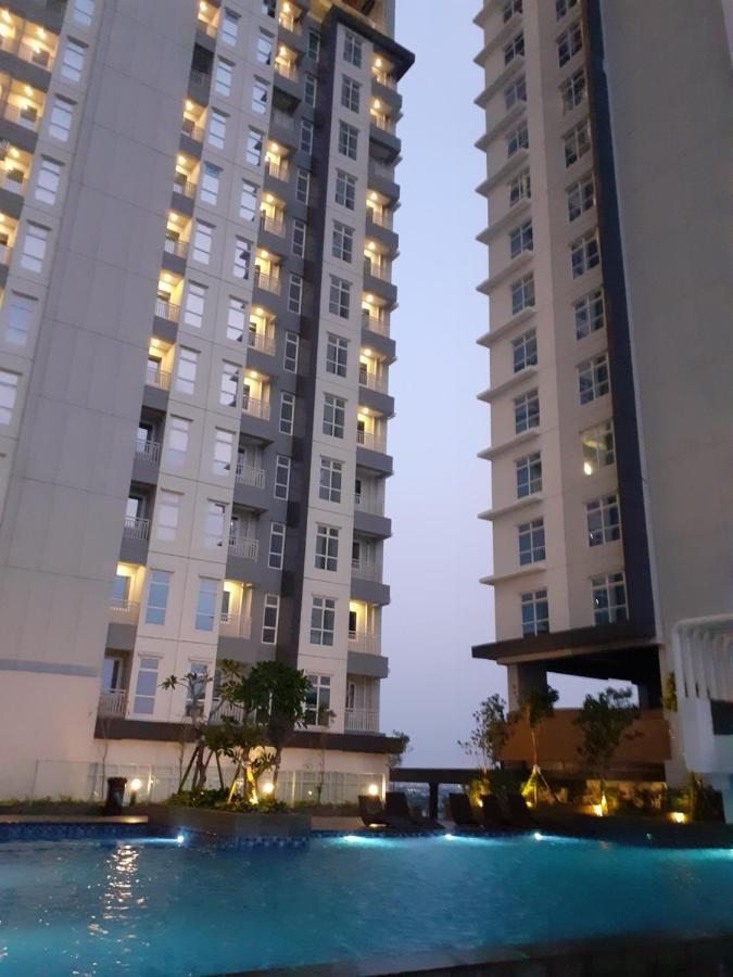 Bess Mansion Apartment, 16Th Floor Surabaya Esterno foto