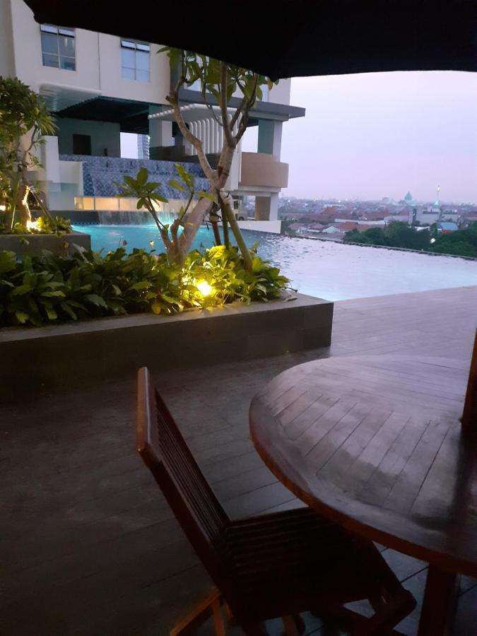 Bess Mansion Apartment, 16Th Floor Surabaya Esterno foto